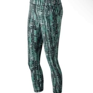 NWT New Balance | High Rise Transform Printed Crop